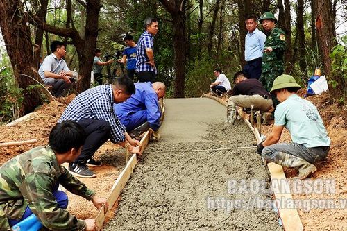 Doanh nghiệp chung tay xây dựng đường kiểm tra mốc giới