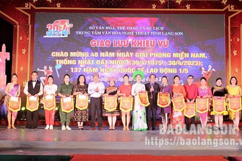 Giao lưu khiêu vũ và nhảy hiện đại tại thành phố Lạng Sơn