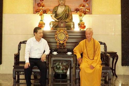 Viện trưởng Viện Kiểm sát Nhân dân Tối cao thăm Đức Pháp chủ GHPGVN