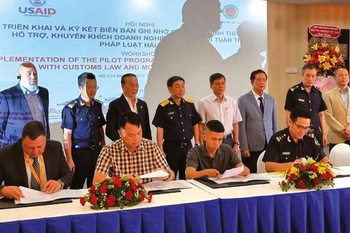 Doanh nghiệp hưởng 'lợi kép'