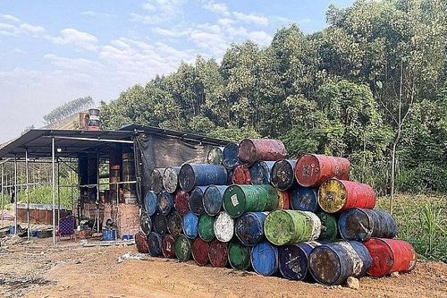 Xử phạt 175 triệu đồng cơ sở tái chế hàng chục tấn dầu nhớt thải trái phép