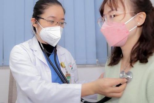 Có 1.243 ca COVID-19 mới, 123 bệnh nhân thở oxy trong ngày nghỉ lễ 1/5