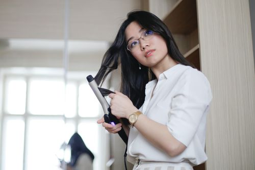 Nắng hè làm hư tóc và đây là cách bảo vệ