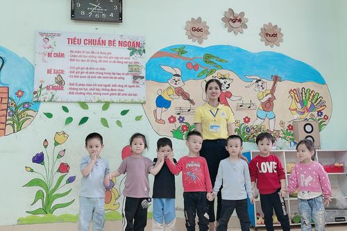 Cô Thùy Dương đam mê 'trồng người'