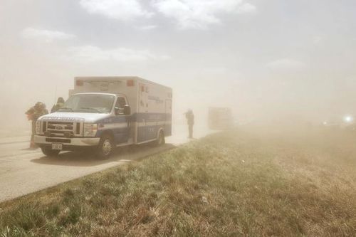 Hàng loạt tai nạn liên hoàn do bão bụi ở Illinois, Mỹ, nhiều người thiệt mạng