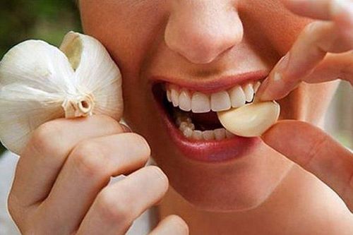 Những tác dụng ít biết từ việc ăn tỏi sống