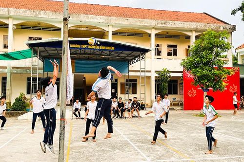 Rèn luyện sức khỏe trong cán bộ, giáo viên, học sinh