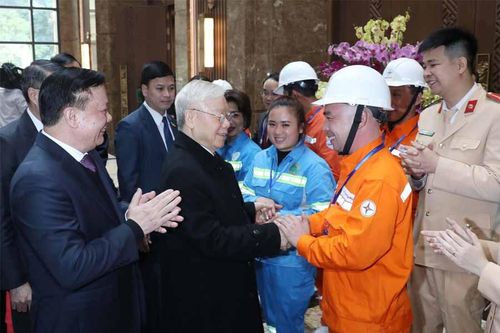 Tiếp tục xây dựng, hoàn thiện nền hành chính chuyên nghiệp, liêm chính, hiện đại, phục vụ nhân dân theo tư tưởng Hồ Chí Minh trong giai đoạn hiện nay
