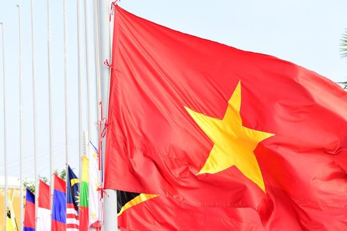 Đại quân đoàn TTVN sang Campuchia, cờ Việt Nam tung bay tại SEA Games 32