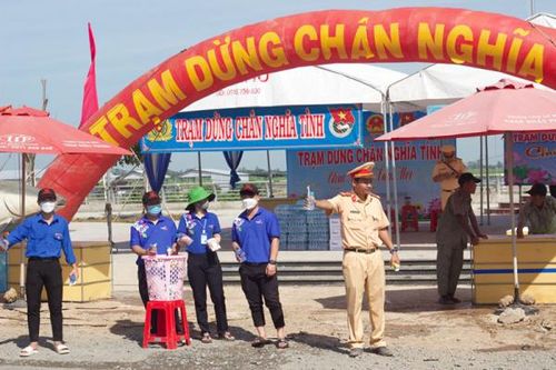 Trạm dừng chân nghĩa tình ấm lòng người dân xa quê