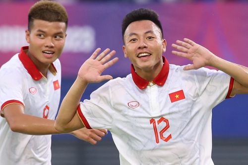 Đánh bại U22 Singapore, U22 Việt Nam chiếm ngôi đầu bảng B SEA Games 32