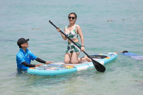 Phú Quý, Bình Thuận tấp nập khách dịp lễ, Phú Quốc sụt giảm