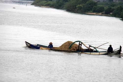 Bình Dương: Xử nhóm cát tặc 33 năm tù tù giam về tội 'Giết người'
