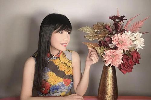 Ở độ tuổi U60 Châu Huệ Mẫn khoe 'nhan sắc không tuổi'