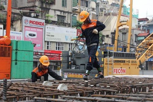 Chi phí lãi vay bào mòn lợi nhuận của Fecon dù doanh thu khởi sắc