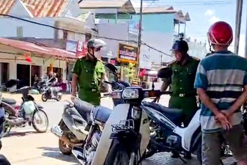 Lâm Đồng: Truy bắt đối tượng đâm người trọng thương tại tiệm vàng