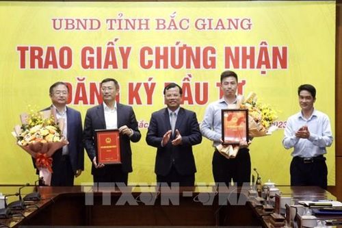Bắc Giang trao chứng nhận đầu tư cho 2 dự án tổng vốn 132 triệu USD