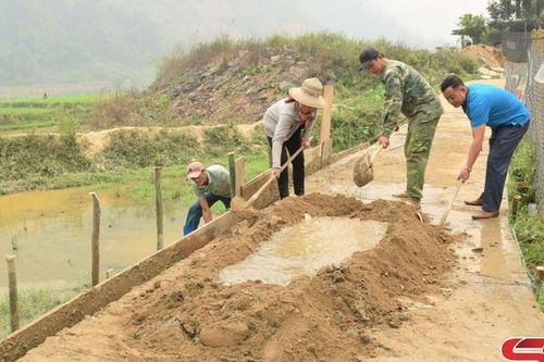 Sốp Cộp phát triển giao thông nông thôn
