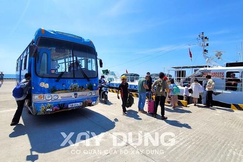 Khách tham quan đảo Lý Sơn tăng gấp ba lần cùng kỳ