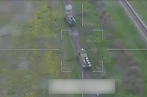 UAV Nga 'bầy đàn' tập kích trận địa S-300 Ukraine