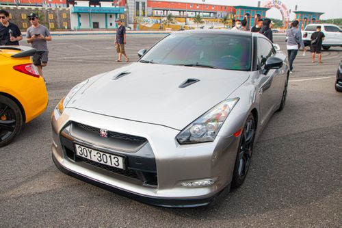 Nissan GT-R hàng hiếm xuất hiện tại trường đua Đại Nam