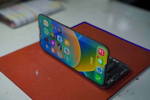 Lợi bất cập hại nếu câu dây cứu màn hình iPhone 13 Pro Max
