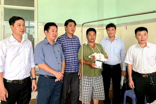 Truy đuổi 2 nhóm hỗn chiến, trưởng ban bảo vệ dân phố bị thương