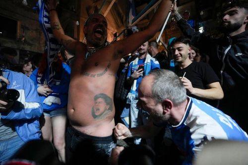 Con trai trùm mafia Italy bị bắn chết giữa màn ăn mừng Napoli