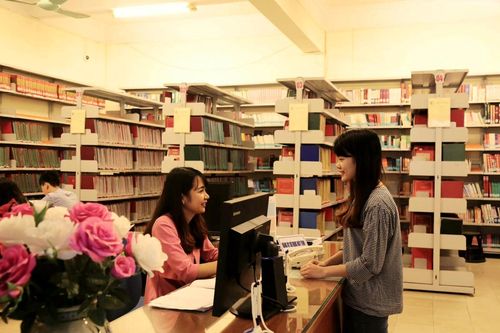 Đào tạo lại nguồn nhân lực đáp ứng yêu cầu chuyển đổi số ngành thư viện: Không tăng tốc sẽ tụt hậu