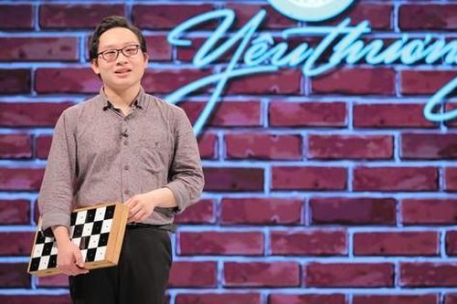 Chàng sinh viên khiếm thị 'gieo' hy vọng trên những quân cờ