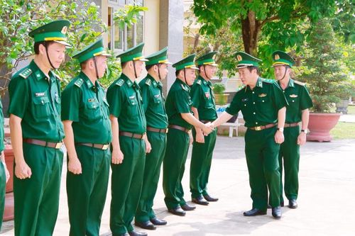 Trung tướng Lê Đức Thái thăm, làm việc tại Bộ Chỉ huy BĐBP Long An