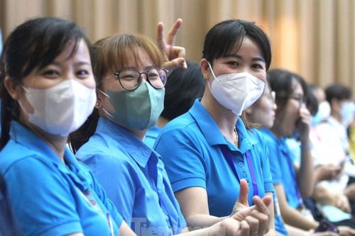 Người lao động Bình Dương trải lòng trong 'Tháng Công nhân'