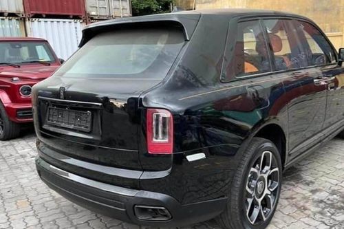 Hải quan tìm chủ xe Rolls-Royce Cullinan bị bỏ rơi ở cảng Hải Phòng