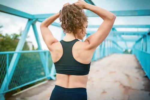 Mùa hè bị viêm da tiết bã đừng quên làm điều này sau mỗi lần tập luyện