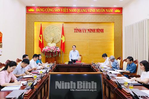 Thảo luận, cho ý kiến hoàn thiện bản thảo sách Lịch sử Đảng bộ tỉnh