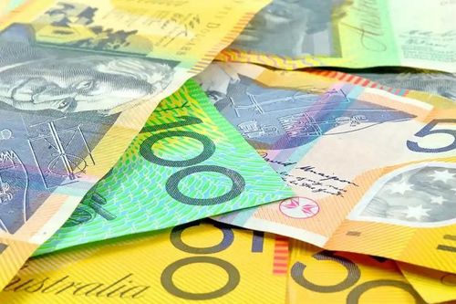Hàng tỷ USD tiền gửi đang chảy ra khỏi các ngân hàng châu Âu