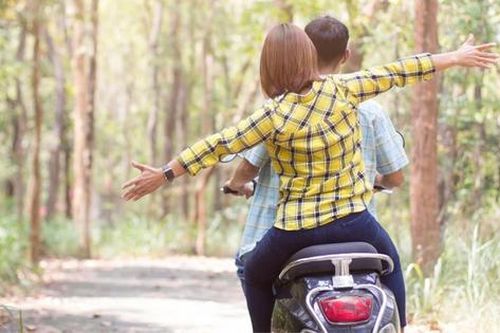 Buổi ra mắt đẫm lệ...