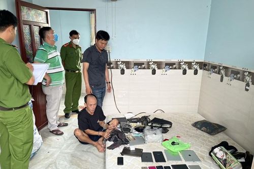 Truy bắt nhanh đối tượng trộm cắp tài sản ở cửa hàng điện thoại di động lúc rạng sáng