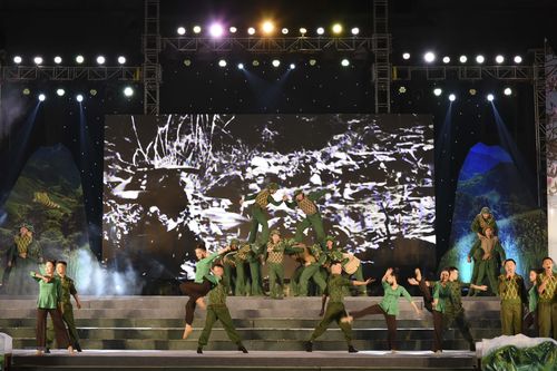 Chương trình nghệ thuật chào mừng 69 năm Chiến thắng Điện Biên Phủ