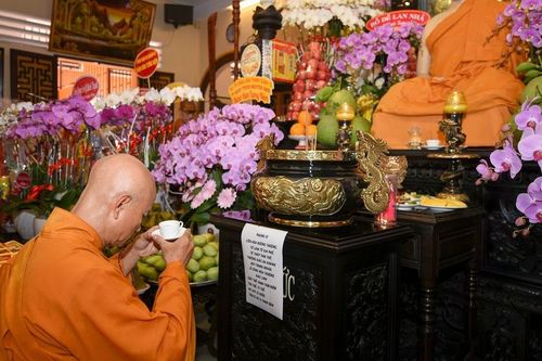 Lễ tưởng niệm 13 năm ngày Hòa thượng Thích Giác Khánh, khai sơn chùa Liên Hoa (Q.8) viên tịch