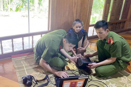 Tận dụng 'thời gian vàng' để cấp căn cước công dân