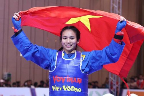 Nữ võ sĩ Việt Nam nén đau, 'chấp' đối thủ 1 chân vẫn giành HCV SEA Games 32