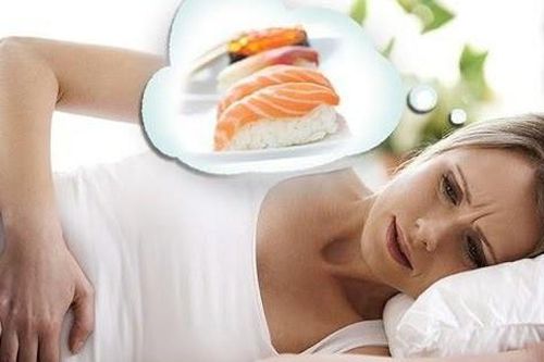 Khi bị ngộ độc thực phẩm, người bệnh có nên nhịn ăn?