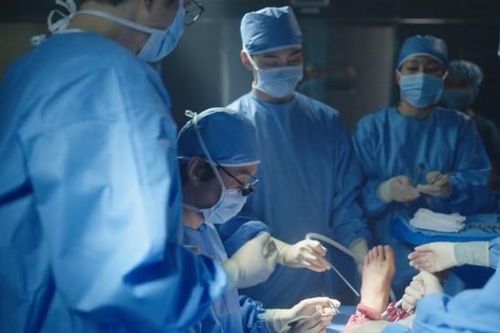 Người Thầy Y Đức 3 tập 4: Sư phụ Kim ra tay khiến giáo sư Cha phải thay đổi định kiến