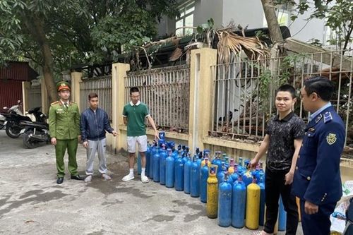 Liên tiếp phát hiện các cơ sở kinh doanh 'bóng cười'