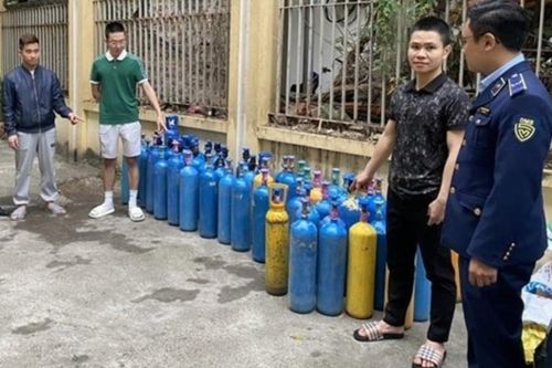 Phát hiện các cơ sở vi phạm trong kinh doanh bóng cười và shisha