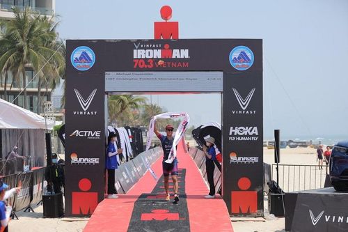 Vận động viên Anh vô địch VinFast IRONMAN 70.3 Việt Nam 2023