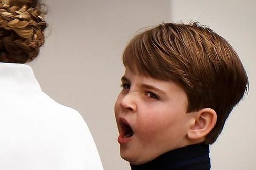 Con trai William và Kate chiếm sóng lễ đăng cơ Vua Charles