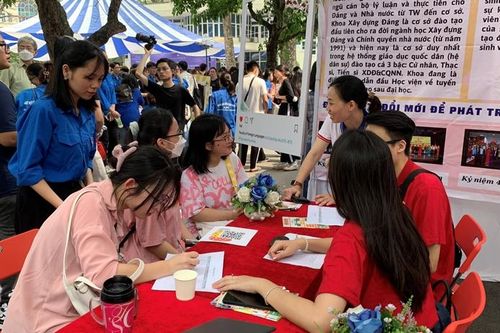 Học viện Báo chí và Tuyên truyền tổ chức Ngày hội tư vấn tuyển sinh, hướng nghiệp