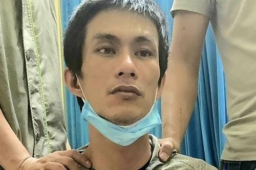 Bí mật bên trong những gói lá dùng để 'xông hơi, chữa bệnh'